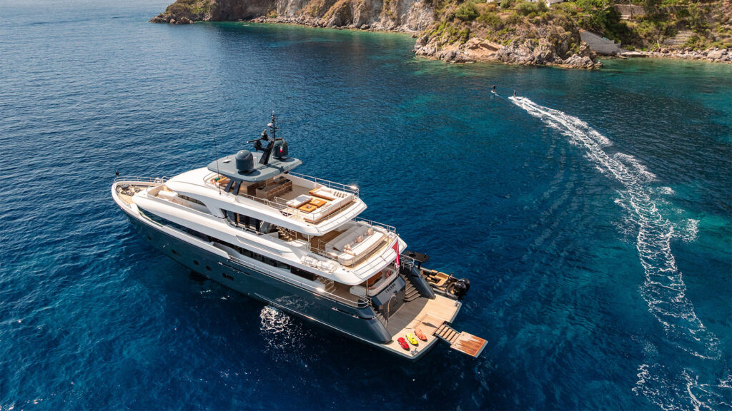 Building Your Own Superyacht: Step-by-Step Production Management in Custom Projects